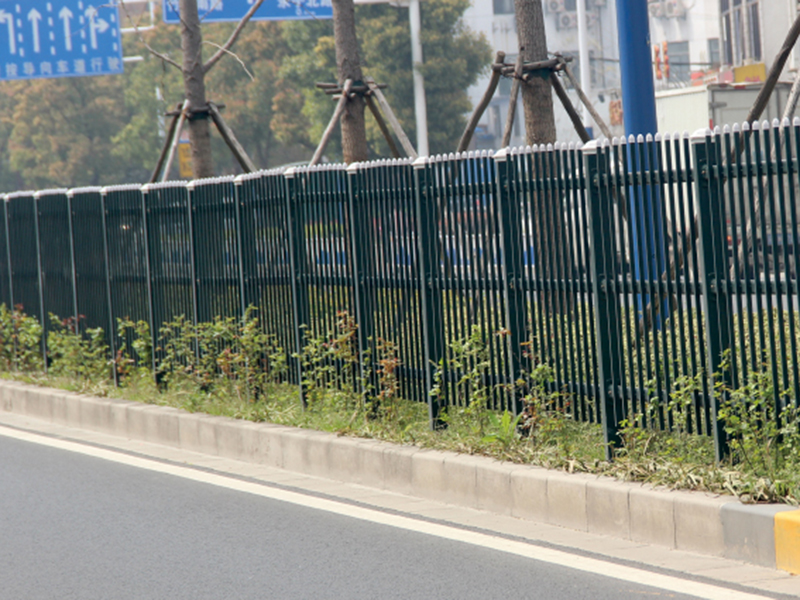 鋅鋼草坪護(hù)欄